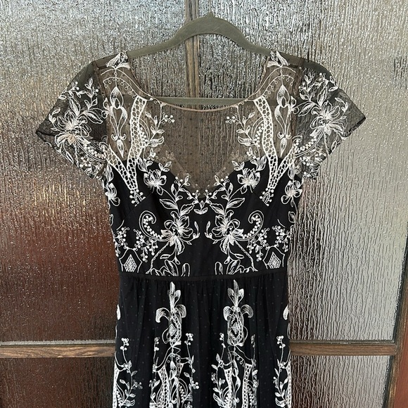 Marchesa Notte Embroidered Swiss Dot Tulle Gown size 4 - Picture 5 of 13